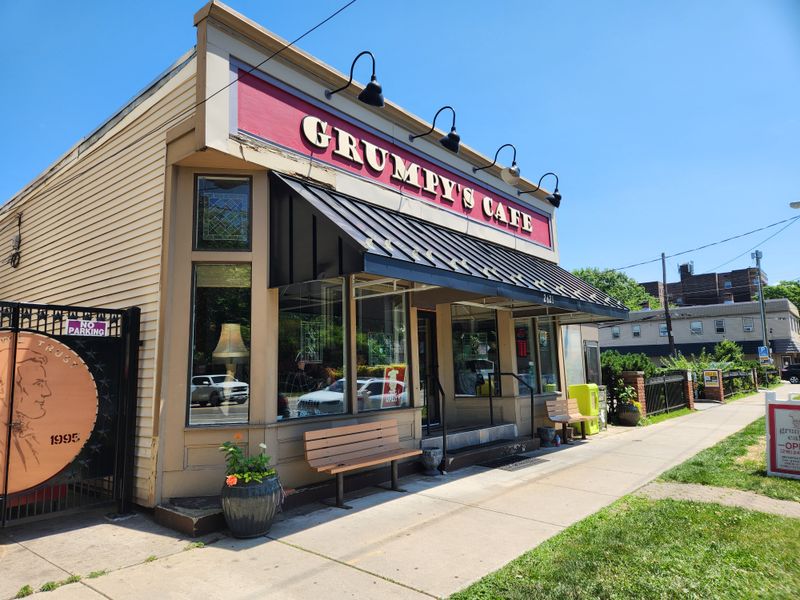 Grumpy's Cafe – Cleveland