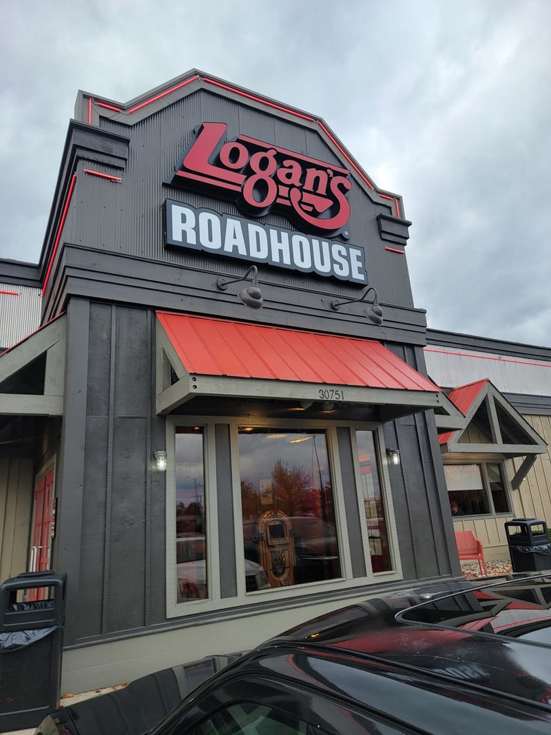 Logan's Roadhouse, Roseville