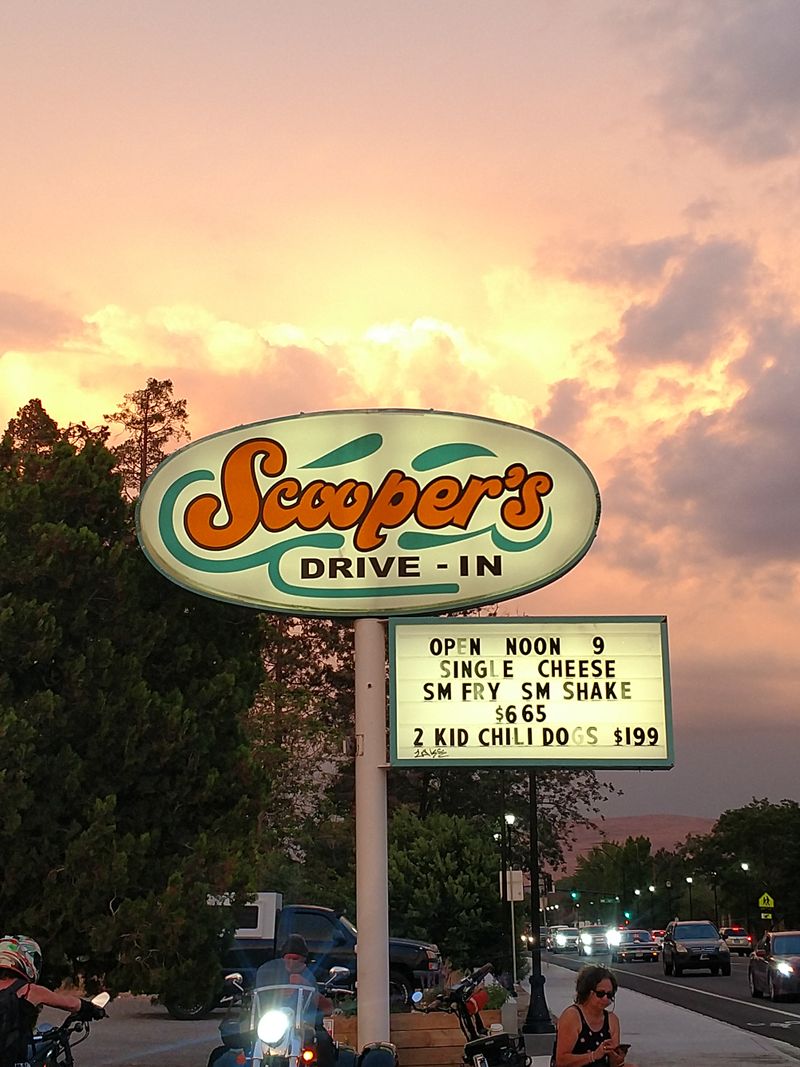 Scoopers Drive-In – Sparks