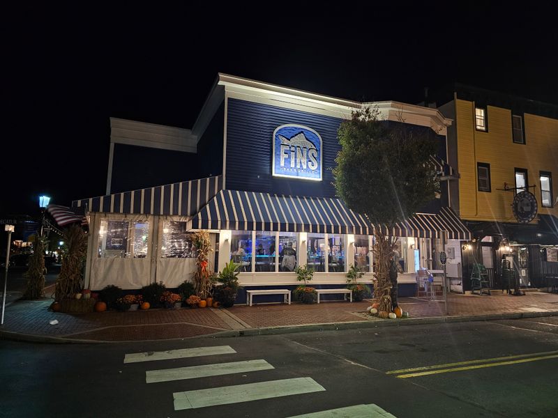Fin's Bar & Grille — Cape May