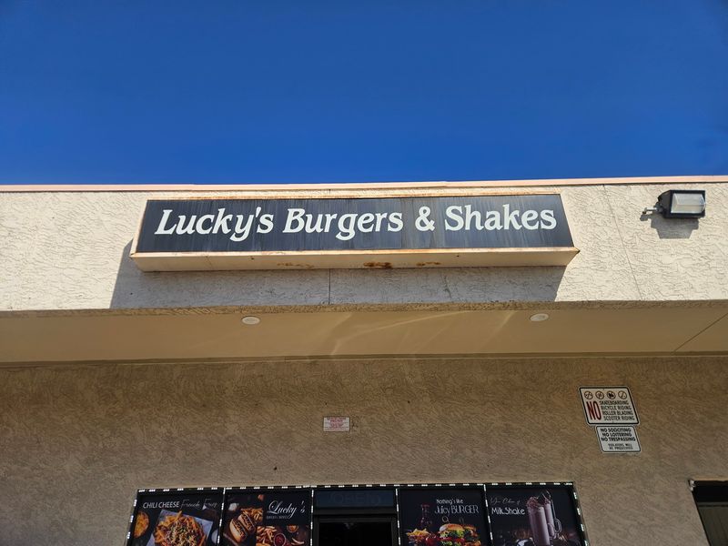 Lucky's Burgers & Shakes, Phoenix
