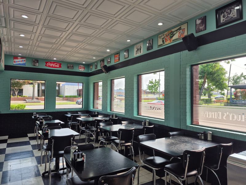 Lucy's Diner, Rogers Lucy's Diner, Rogers