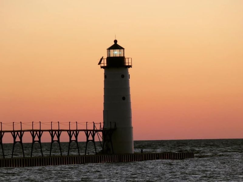 Manistee North Pierhead Light, Manistee