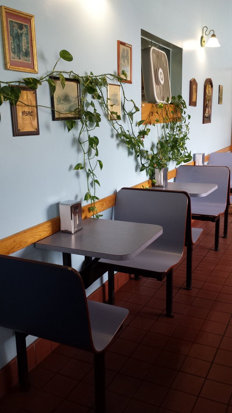 Novi's Beef – Berwyn (6746 Ogden Ave)