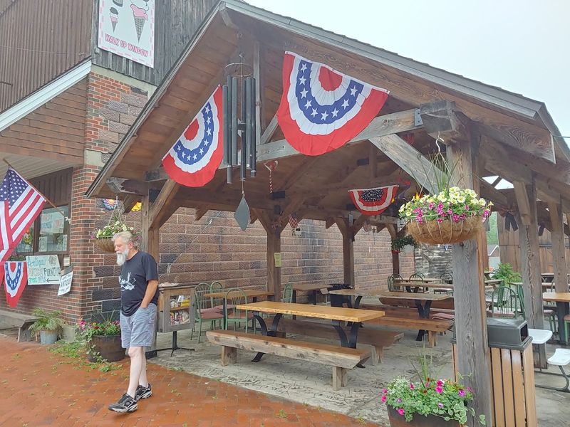 Dutch Treat Restaurant (Spartansburg, Pennsylvania)