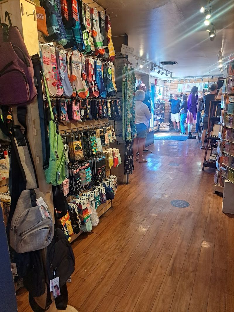 The Gift Shop That Turns A Meal Into A Full Experience