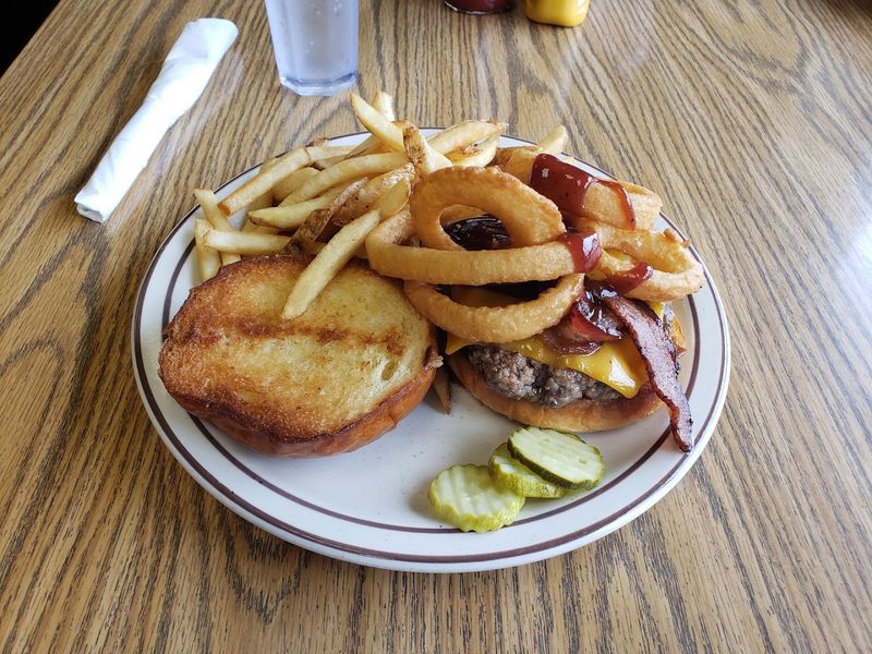 Lunch And Dinner That Hold Their Own