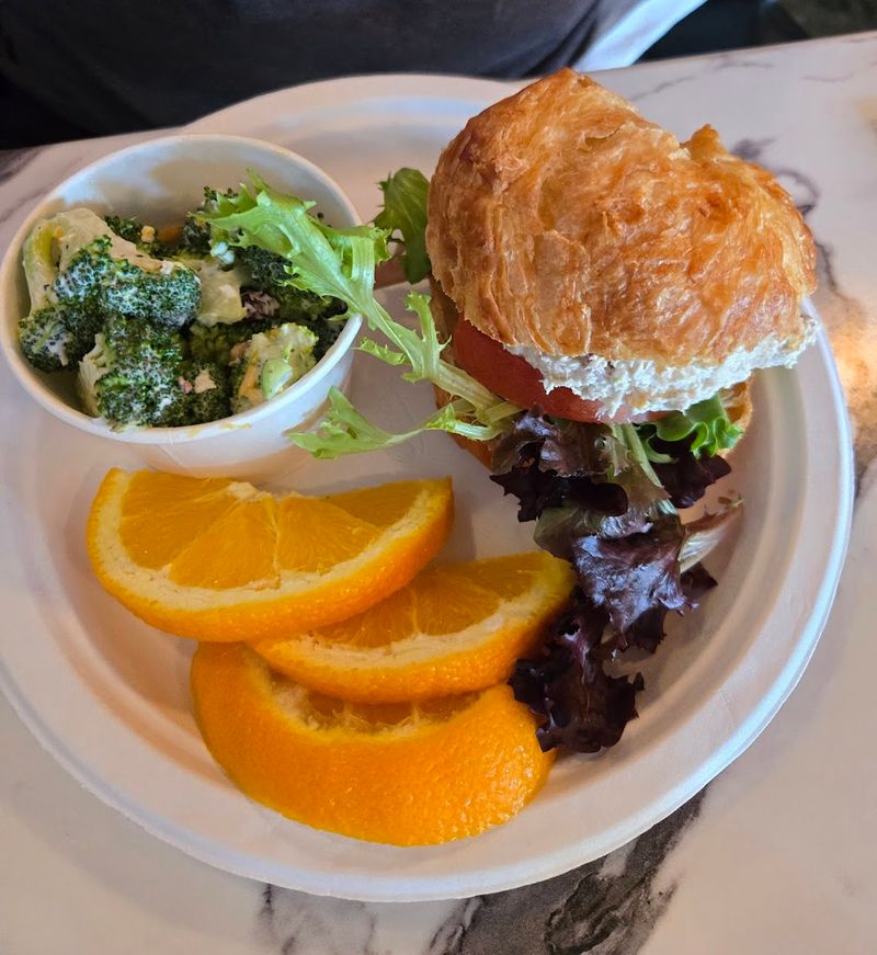 Lunch-Only Hours Make Every Visit Feel Like A Special Treat Lunch-Only Hours Make Every Visit Feel Like A Special Treat