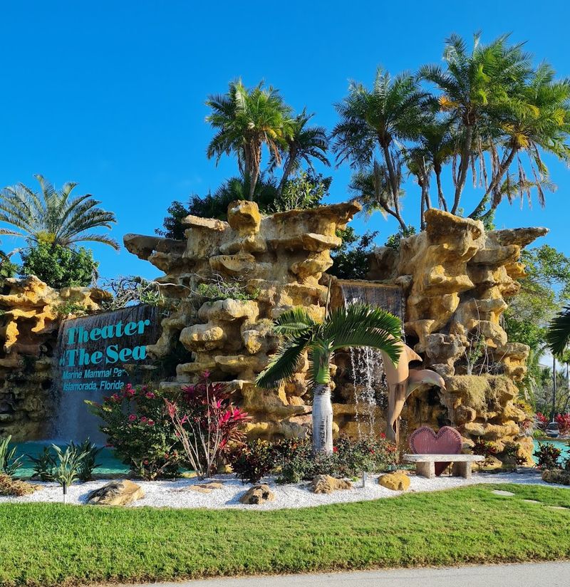 Lush Tropical Grounds That Feel Like A Botanical Garden