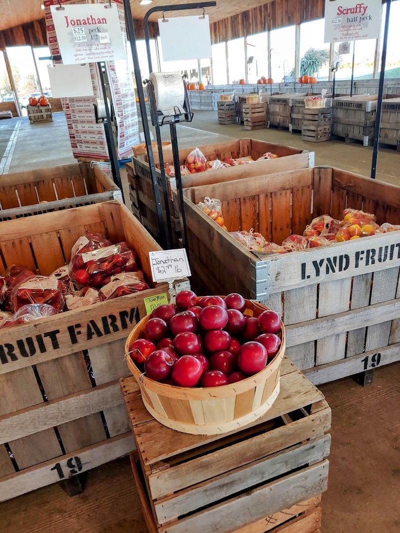 Lynd Fruit Farm Market On Morse, Pataskala
