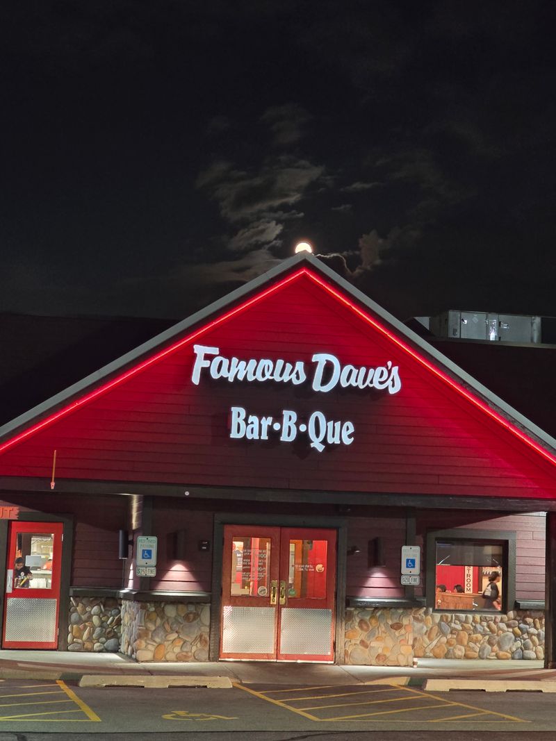 Famous Dave's — Addison, Illinois