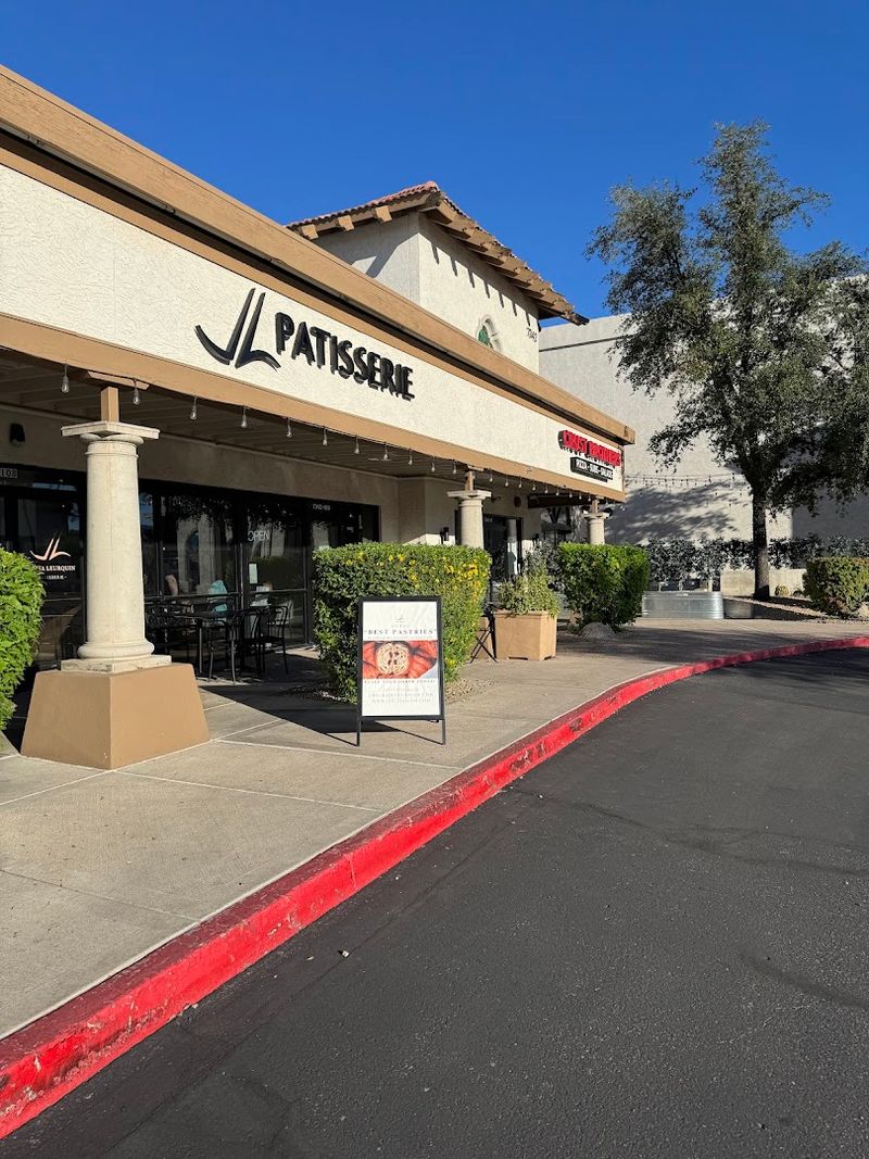 Seasonal Fruit Tarts That Celebrate Fresh Ingredients