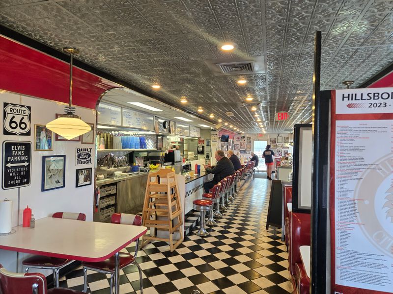 62 Classics' Diner – Hillsboro