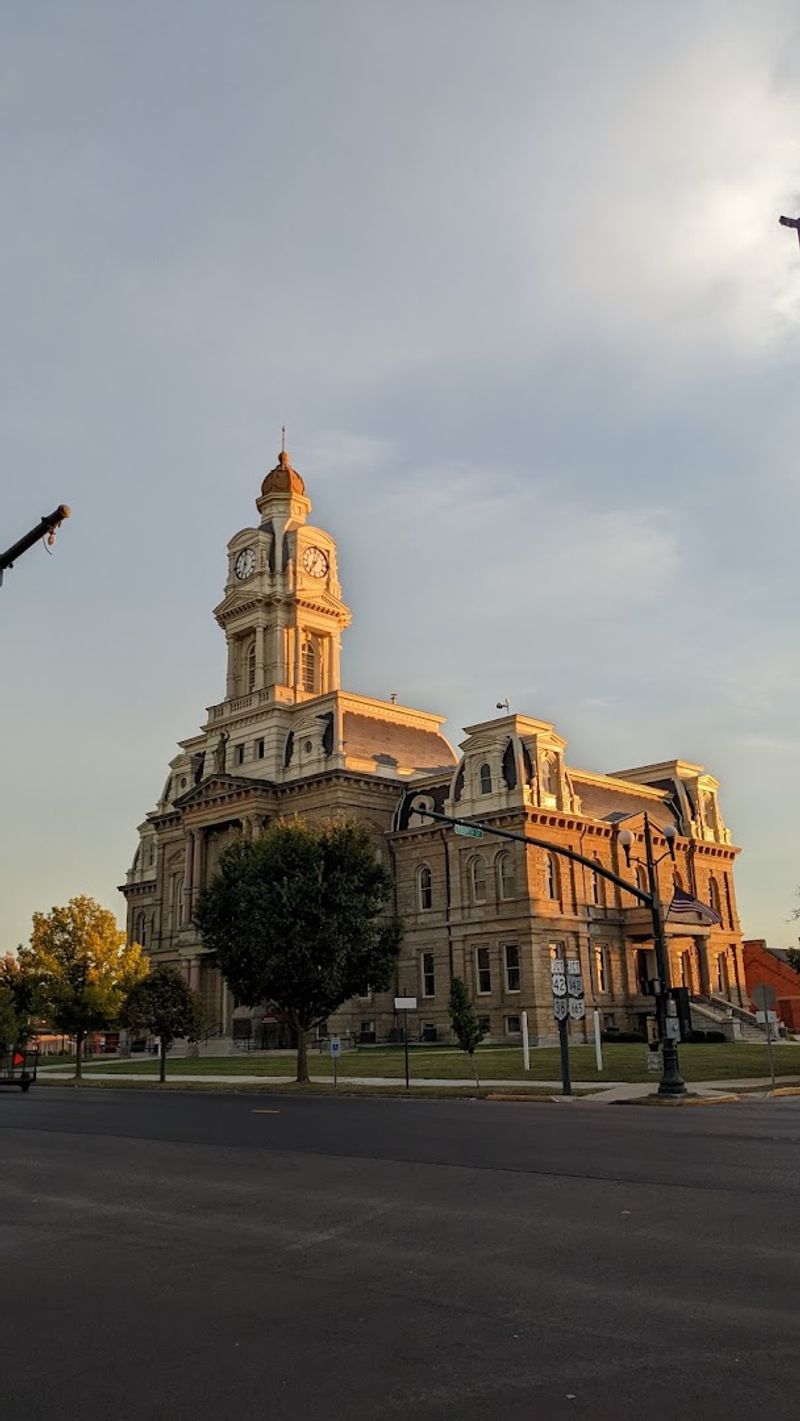 Madison County Courthouse And Public Square, London