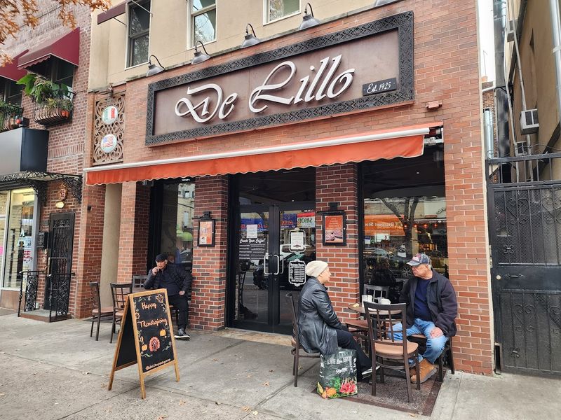 De Lillo Pastry Shop