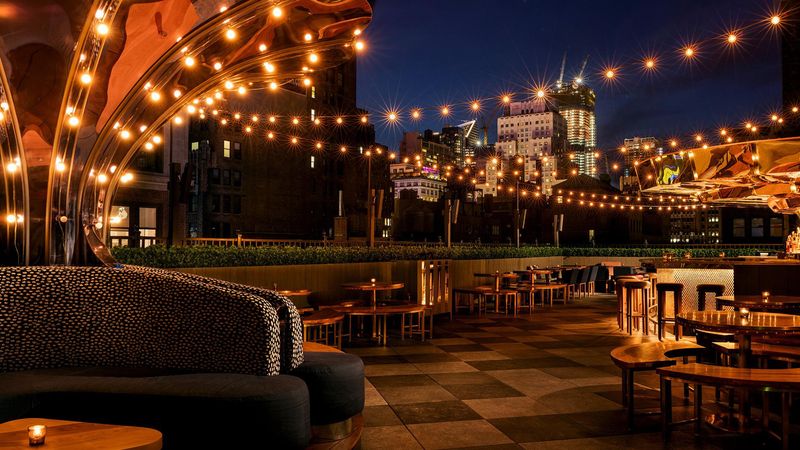 Magic Hour Rooftop Bar & Lounge, New York