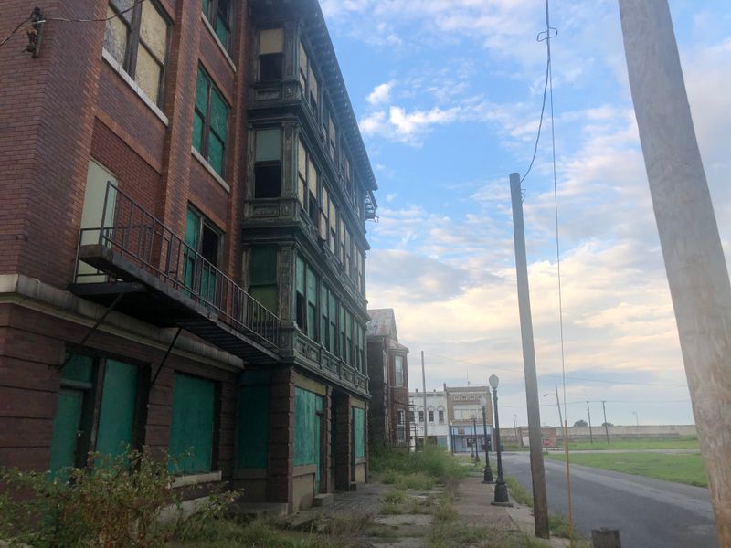 River Industry Past: Warehouses And Wharves