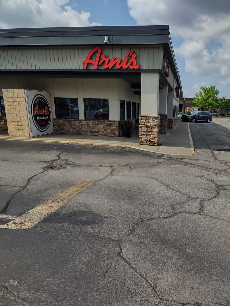 Arni's – Market Square, Lafayette
