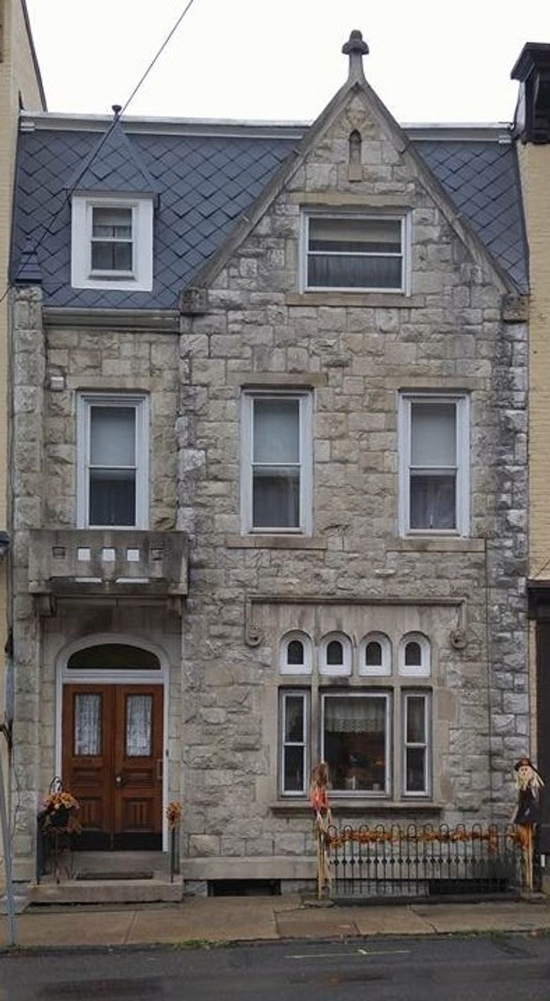 Maid's Quarters Bed, Breakfast, And Tearoom, Pottsville