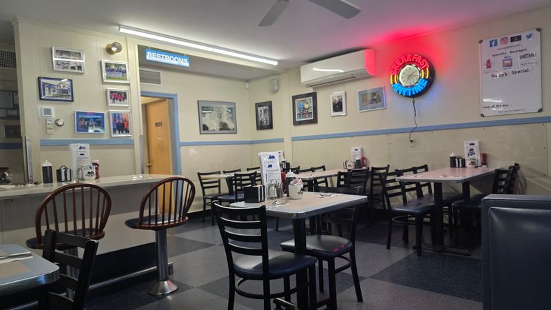 Maine Diner And Gift Shop, Wells Maine Diner And Gift Shop, Wells