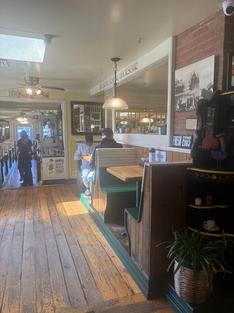 The Kind of Service That Keeps People Coming Back