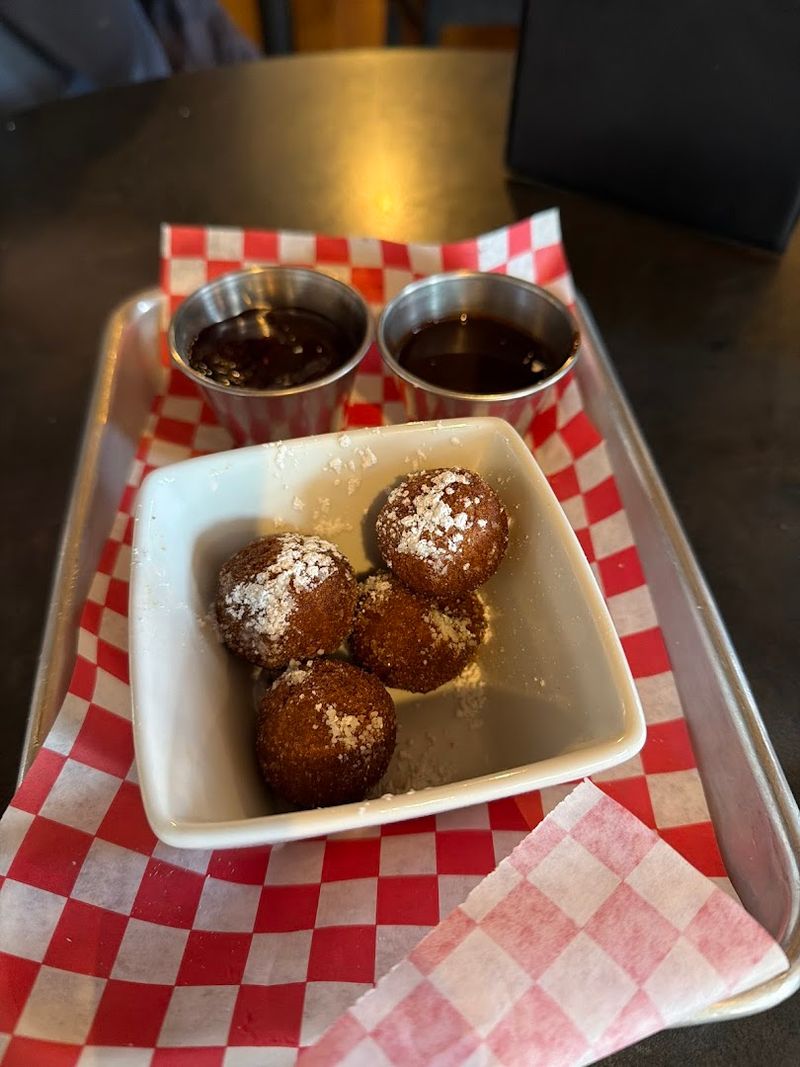 What Keeps Visitors Talking Long After They Leave