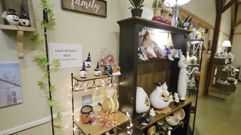 Behind-the-Scenes Tours Show Artisans at Work