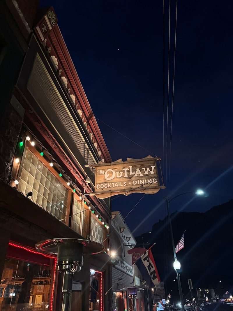 Making A Mini Plan Around The Outlaw Restaurant In Ouray Making A Mini Plan Around The Outlaw Restaurant In Ouray