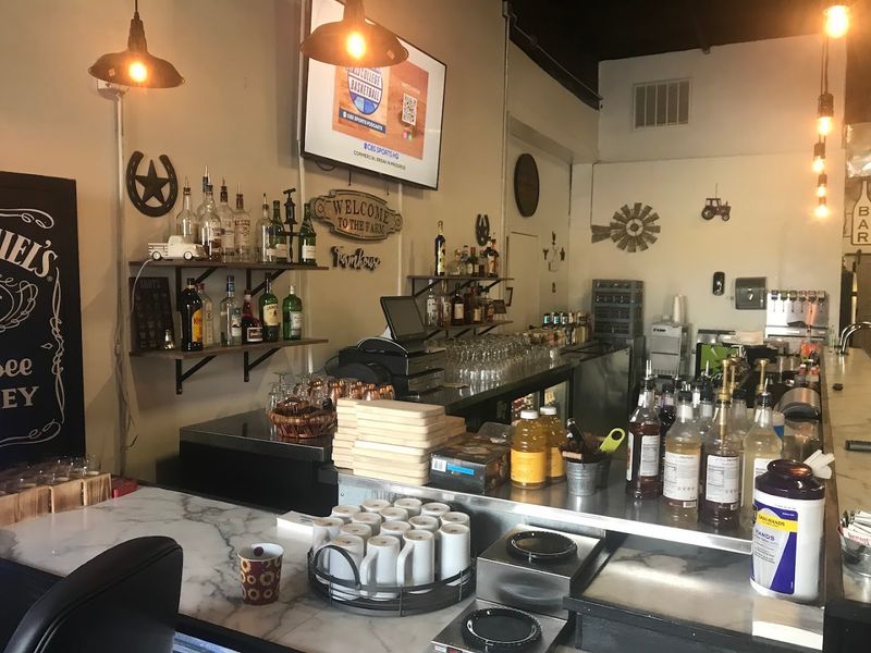 The Country Farmhouse - Morris