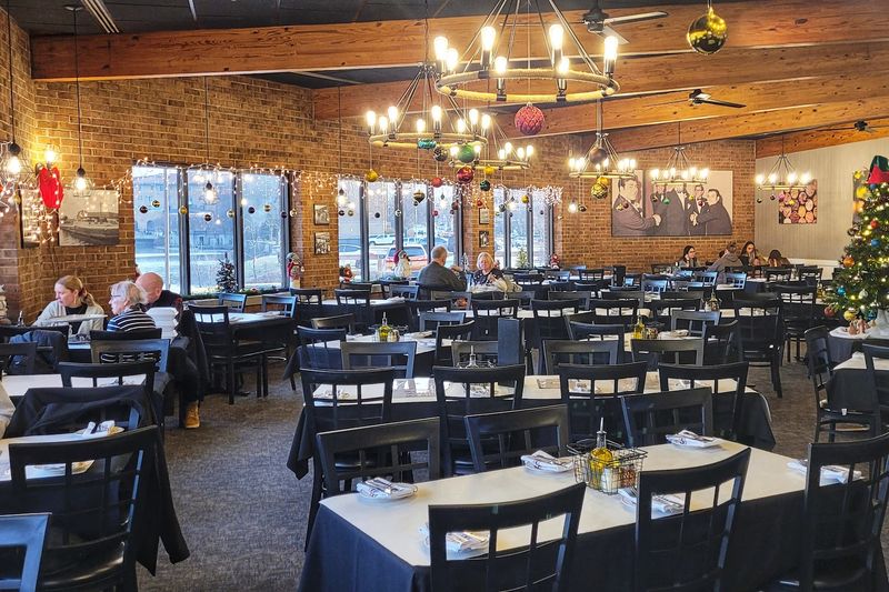 Salerno's On The Fox - St. Charles