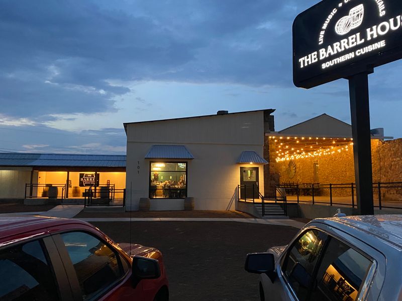 Barrel House Bar And Cafe