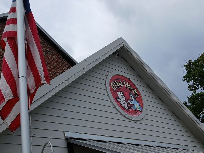 Mama Hamil's Southern Cookin' And Bar B Que Buffet