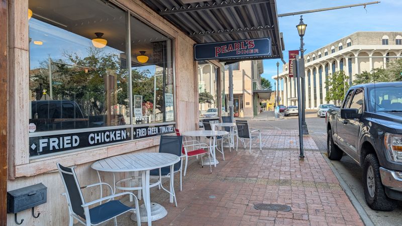 Pearl’s Diner (Laurel)