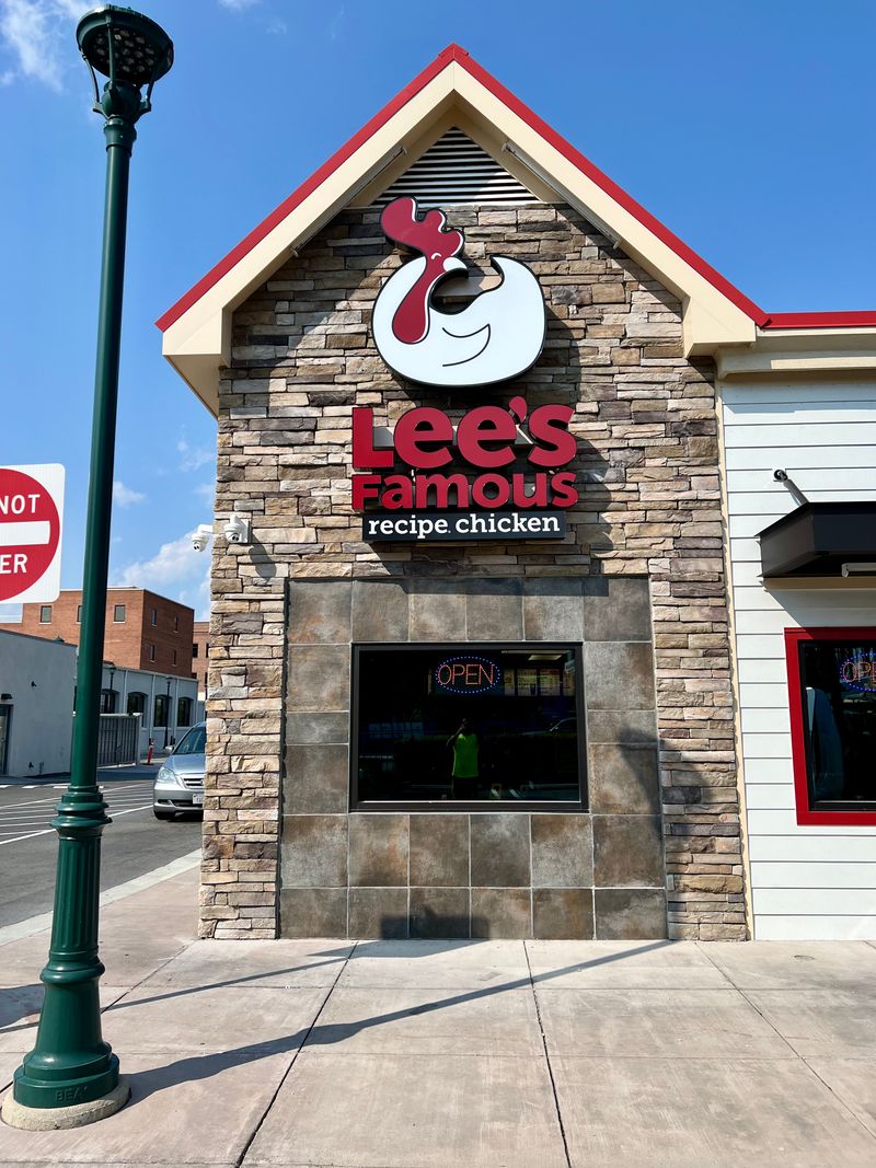 Lee’s Famous Recipe Chicken, Richmond