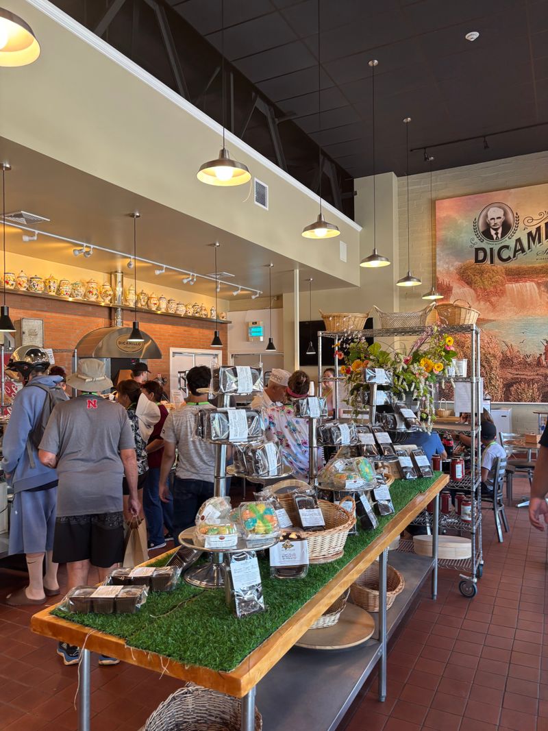 DiCamillo Bakery, Niagara Falls