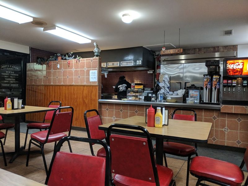 Mama's Gyros Grill