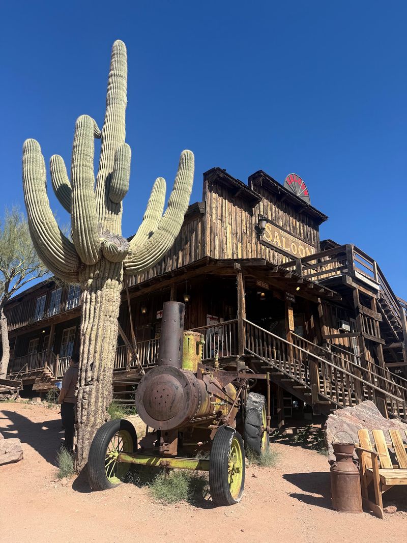 Mammoth Steak House and Saloon, Apache Junction