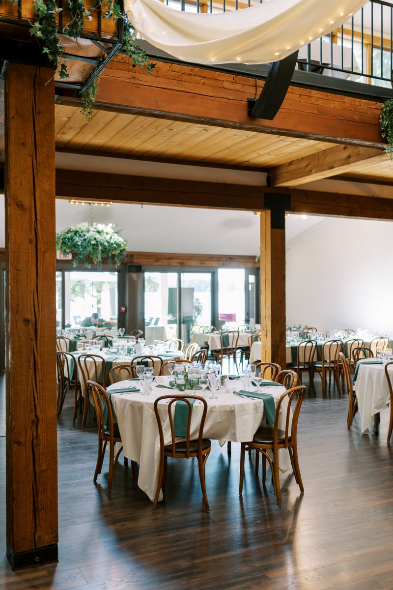 The Oaks Lakeside Restaurant – Chippewa Lake