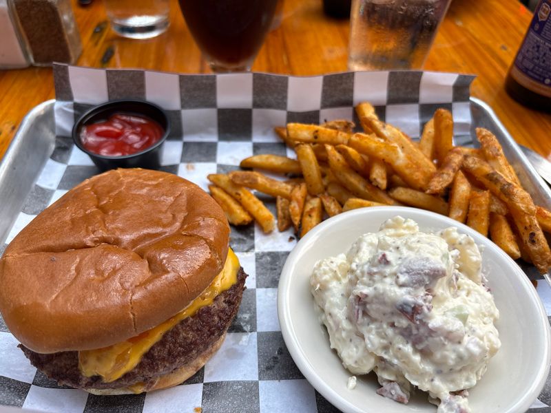 Arnold's Bar & Grill – Cincinnati