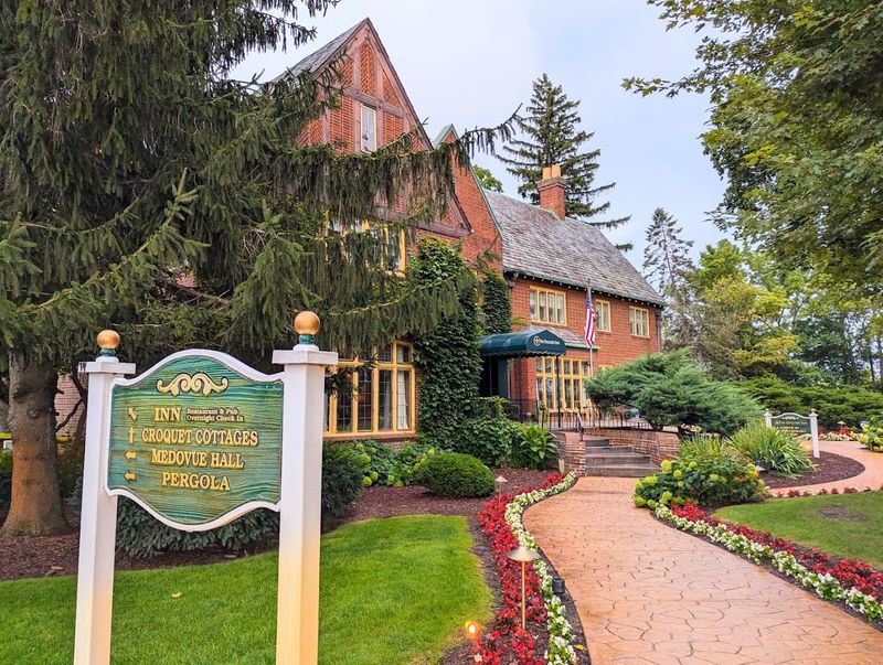 Manor-House Arrival Without The Fuss