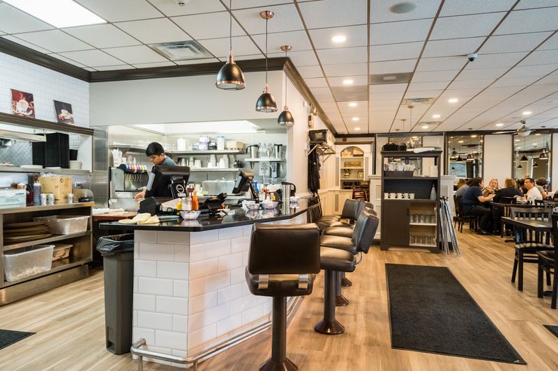 Maple N Jams Cafe - Burbank