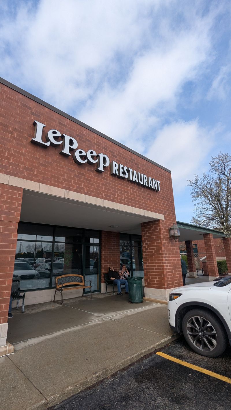 Le Peep – Champaign