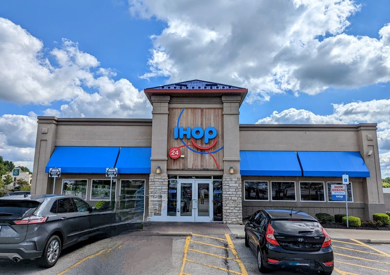 IHOP, Akron – Arlington Road