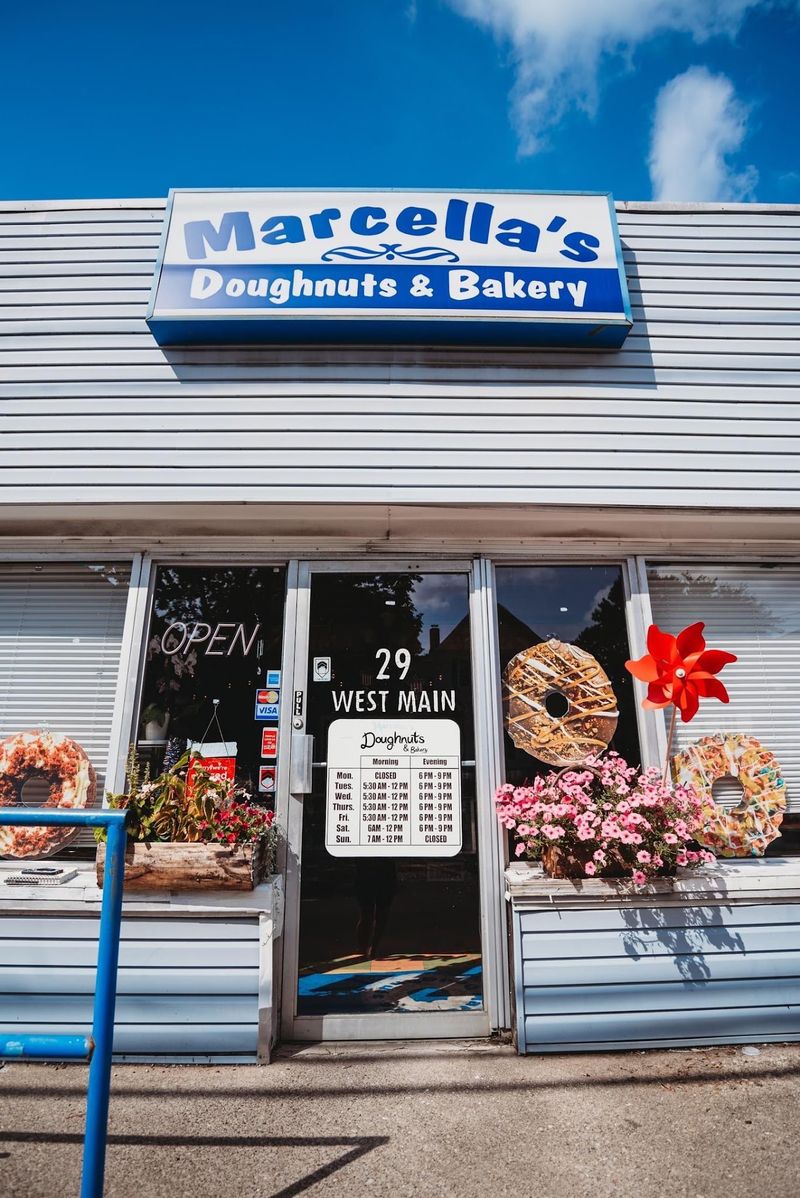 Marcella's Doughnuts & Bakery, Amelia