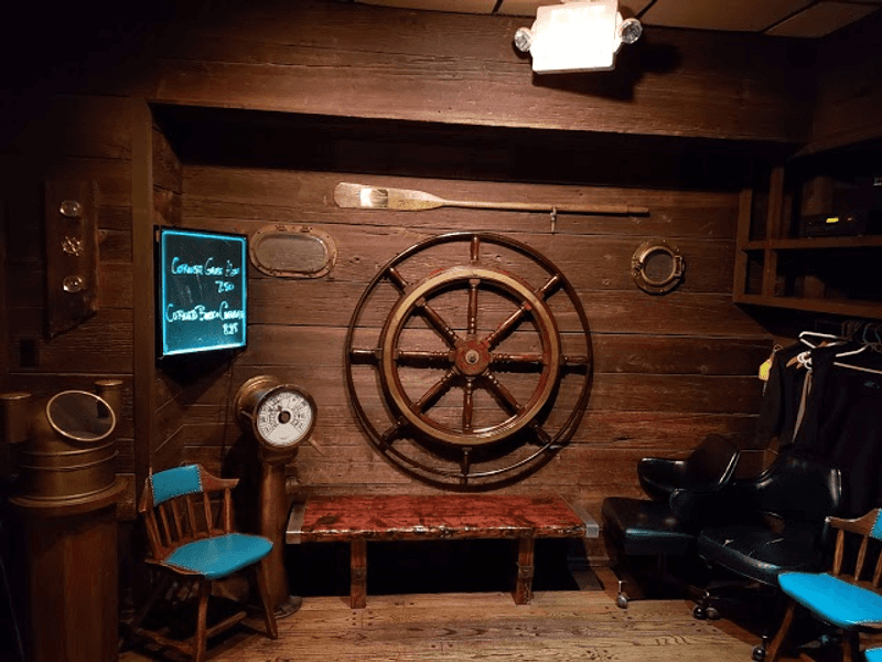 Windward Passage Restaurant, Columbus