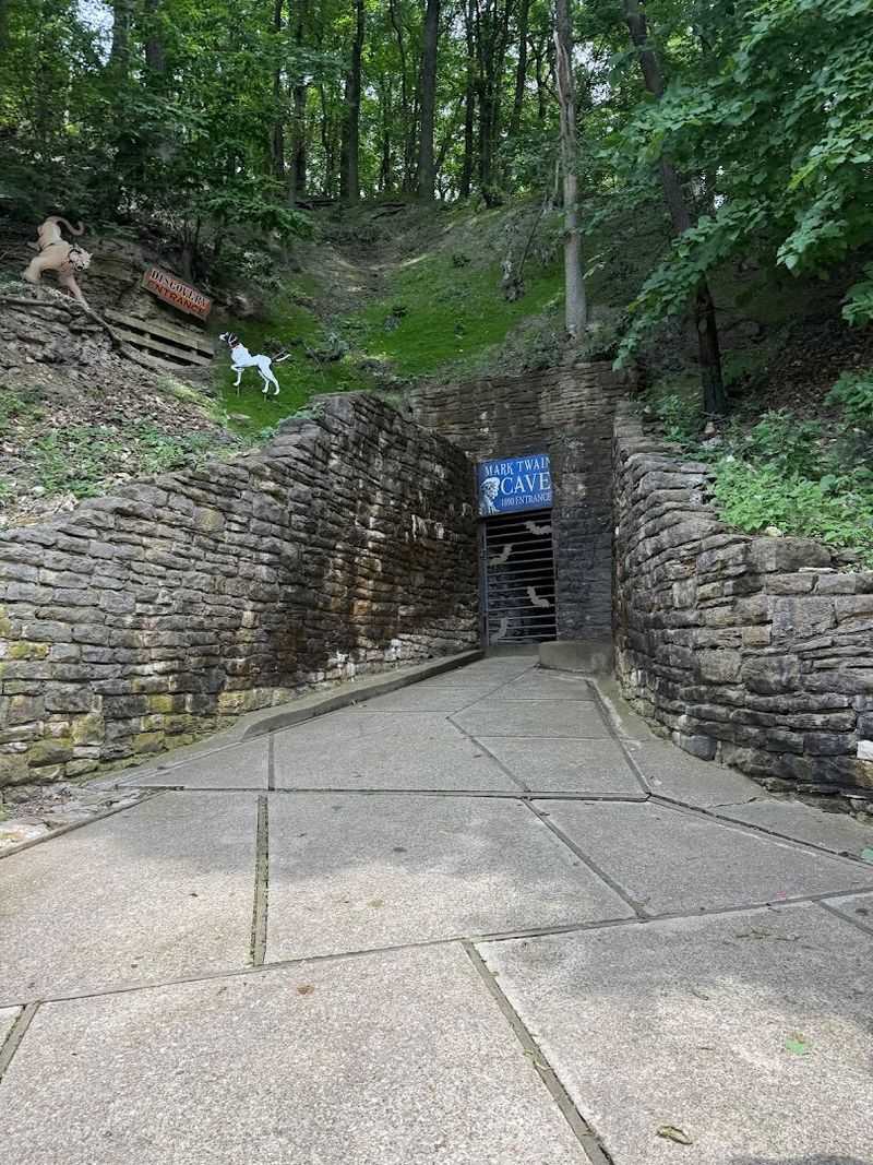 Mark Twain Cave