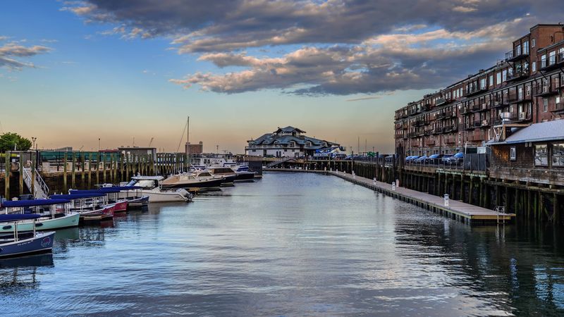 Marquette Waterfront Park And Harbor Walk