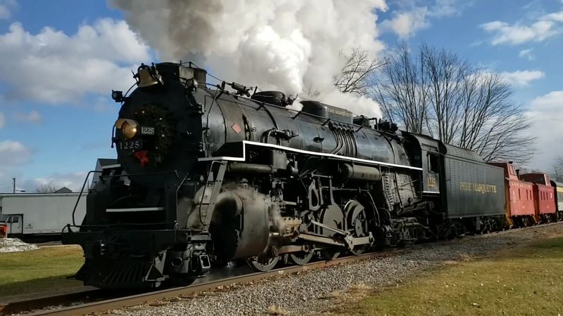 Ashley – Village of Ashley Country Christmas (North Pole Express)