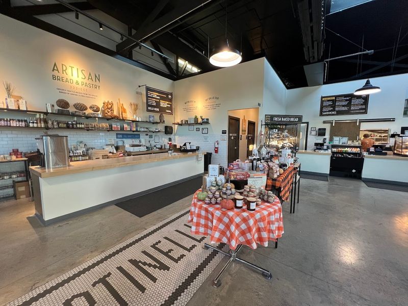 Martinelli's Market — Champaign