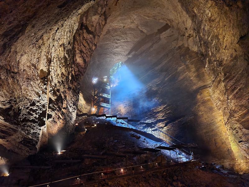 Marvel Cave